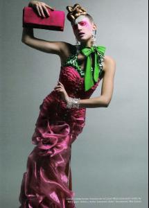 19752_catalogue_dec07_radiante_romina_senesi_03_122_1062lo.jpg