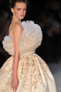 imogen_giambattista_valli_ss_093.jpg