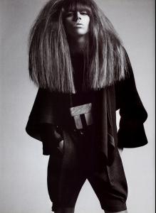 fre_Vogue_FR_sep_05_modemodemode_byDavidSims_modernnight3.jpg