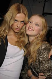 vika_Anna_Sui_SS_09_bs2.jpeg