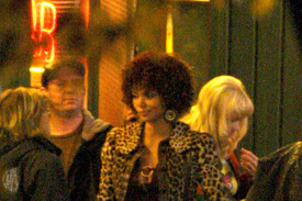 Frankie_and_Alice_08.jpg