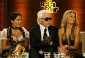 th_Salma_Hayek-Wetten_Dass_Show_07.jpg