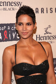 halle_berry_479.jpg