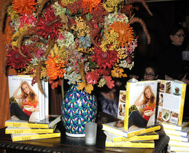 Preppie_-_Alicia_Silverstone_hosts_THE_KIND_DIET_book_launch_-_October_8_2009_9141.jpg