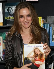 Celebutopia-Alicia_Silverstone-Book_signing_of_her_new_book_in_Hollywood-09.jpg