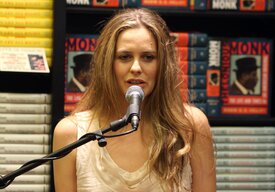Celebutopia-Alicia_Silverstone-Book_signing_of_her_new_book_in_Hollywood-10.jpg