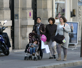 Preppie_-_Salma_Hayek_shopping_in_Paris_-_October_27_2009_0136.jpg