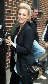 Celebutopia-Kaley_Cuoco_visits_The_Late_Show_With_David_Letterman-01.jpg