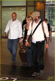 david-beckham-heathrow-arrival03.jpg