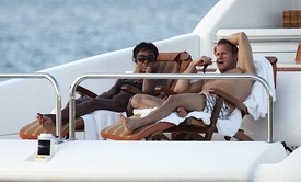 Naomi_Campbell_relaxing_in_Miami_46.jpg