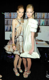 Dennis Basso Backstage Spring 2011 MBFW WRyJbg_Vz02l.jpg