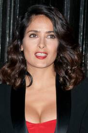celebrity_paradise.com_TheElder_SalmaHayek2010_10_04_YvesSaintLaurentfashionshowinParis13.jpg