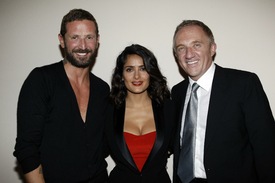 celebrity_paradise.com_TheElder_SalmaHayek2010_10_04_YvesSaintLaurentfashionshowinParis18.jpg