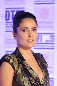 celebrity_paradise.com_TheElder_SalmaHayek2010_10_26_OutsideTheLawscreening7.JPG