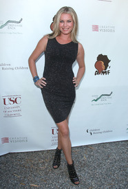 RebeccaRomijn007.jpg