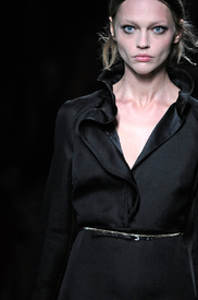 valentino_det_rtw_oct_2010_046_152757918732.jpg