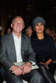 Salma Hayek Stella McCartney SpringSummer 2011 Show in Paris_13.jpg