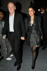 SalmaHayekAlexanderMcQueenSpringSummer2011_10.jpg