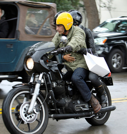 HalleBerrymotorcycleridearoundWestHollywood_68.jpg