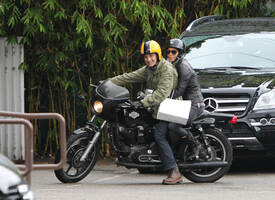 HalleBerrymotorcycleridearoundWestHollywood_34.jpg