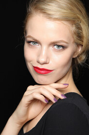 Christian_Dior_Spring_2012_Backstage_9_B8y_W1ko8m9.jpg