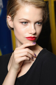 Christian_Dior_Spring_2012_Backstage_Fom_Ngg_Y7uul.jpg