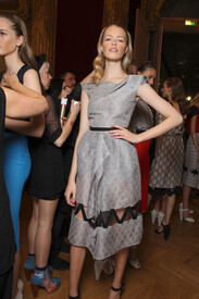 Roland_Mouret_Spring_2012_Backstage_0vdx_Gc_Er_LJzx.jpg