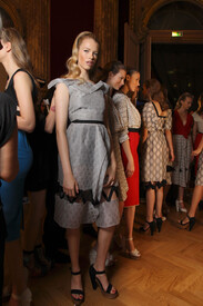 Roland_Mouret_Spring_2012_Backstage_3pk_Ke_NWy_Rtkx.jpg