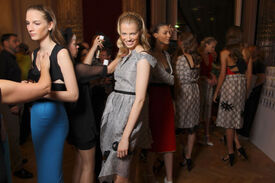 Roland_Mouret_Spring_2012_Backstage_6_An_Zpt_TSd6rx.jpg