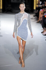 Stella_Mc_Cartney_Spring2012_IXQYn_U4nb_Nnx.jpg