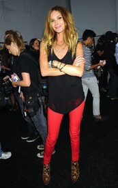 erin-wasson-backstage-dur-13.jpg