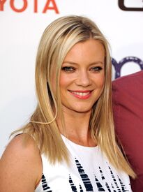 CU-Amy Smart attends the 21st Annual Environmental Media Awards-05.jpg