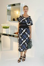 CU-Uma Thurman attends the Louis Vuitton Ready to Wear SpringSummer 2012 show-05.jpg