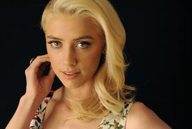 CU-Amber Heard-The Rum Diary portrait-02.jpg