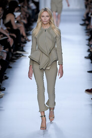 GivenchySpring2012VcXtITm2FBJx.jpg