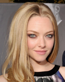 amanda_seyfried_in_time_premiere_018.jpg