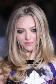 amanda_seyfried_in_time_premiere_034.jpg