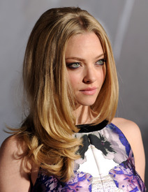 amanda_seyfried_in_time_premiere_041.jpg