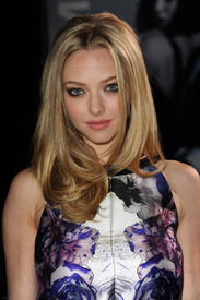amanda_seyfried_in_time_premiere_043.jpg
