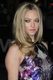 amanda_seyfried_in_time_premiere_061.jpg