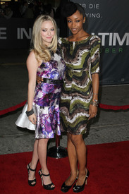 amanda_seyfried_in_time_premiere_178.jpg
