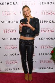 CU-Bar Refaeli presents Especially Escada The New Fragrance in New York City-02.jpg