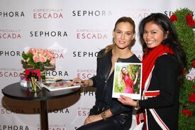 CU-Bar Refaeli presents Especially Escada The New Fragrance in New York City-05.jpg