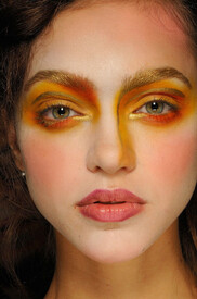 Vivienne_Westwood_Spring_2012_Backstage_L2-ek_BKu.jpg