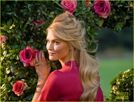 bar_refaeli_escada_campaign_02.jpg