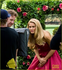 bar_refaeli_escada_campaign_13.jpg