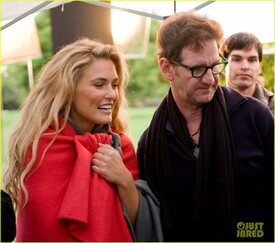 bar_refaeli_escada_campaign_08.jpg