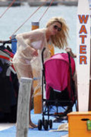 th_abigailclancy008.jpg