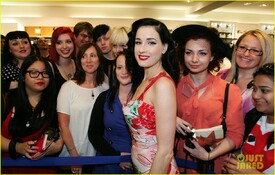 dita-von-teese-australia-launch-07.jpg