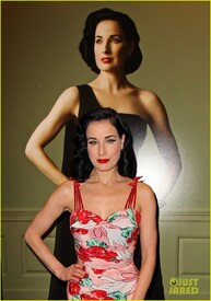dita-von-teese-australia-launch-02.jpg